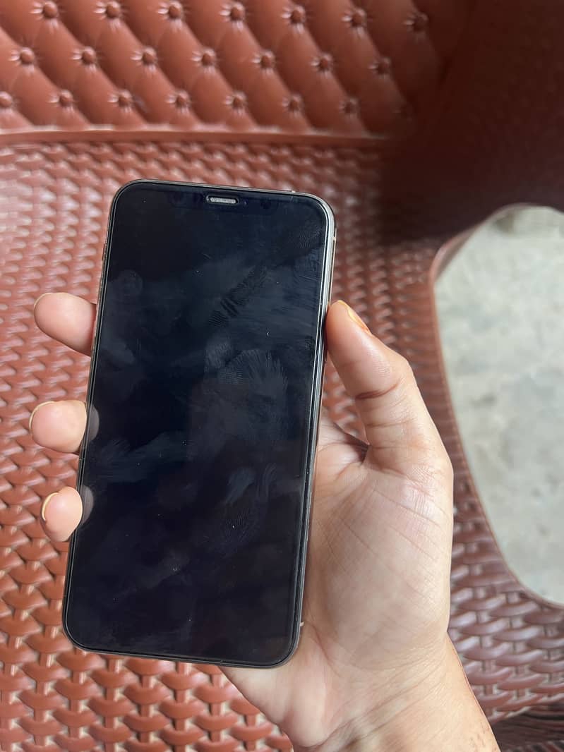Apple iPhone 11 Pro 4