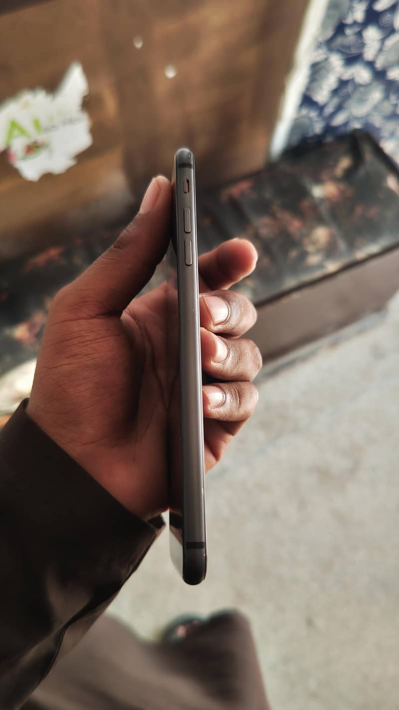 Apple iPhone 8 Plus 3