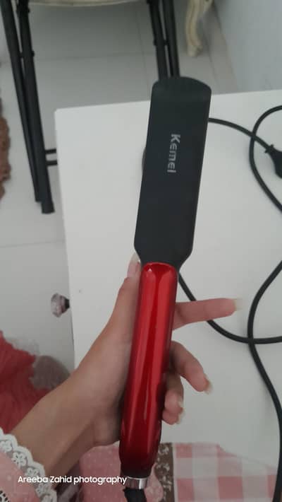 Kemei hair straightener