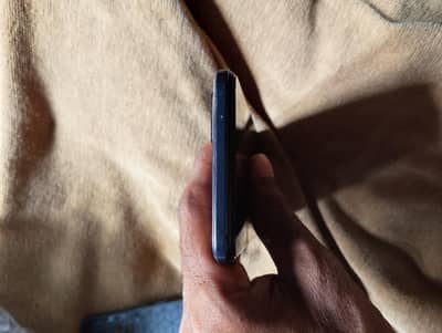 Vivo V21