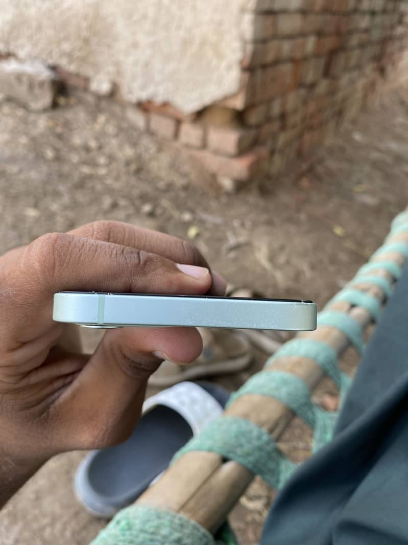 Apple iPhone 12 3