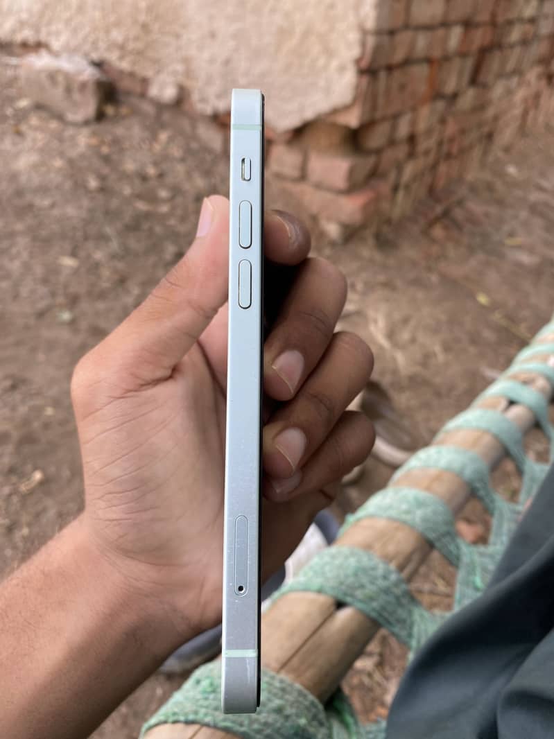 Apple iPhone 12 5
