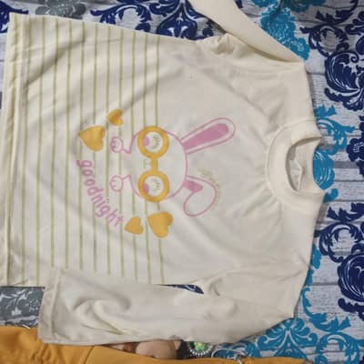 1day used. doorh sy lia tha changing nhi ho ski bchi ko chotha nikla