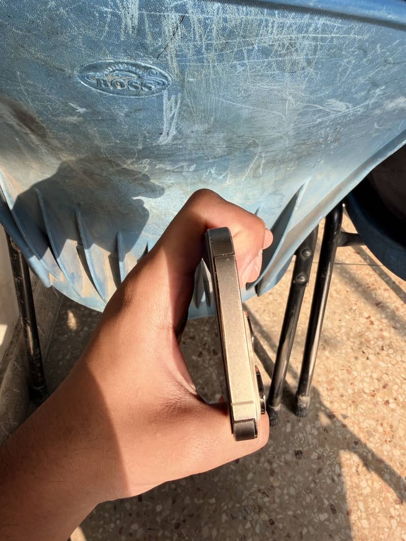iPhone 14 pro 3