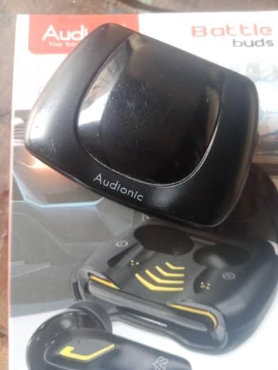 Earbuds audionic battle buds