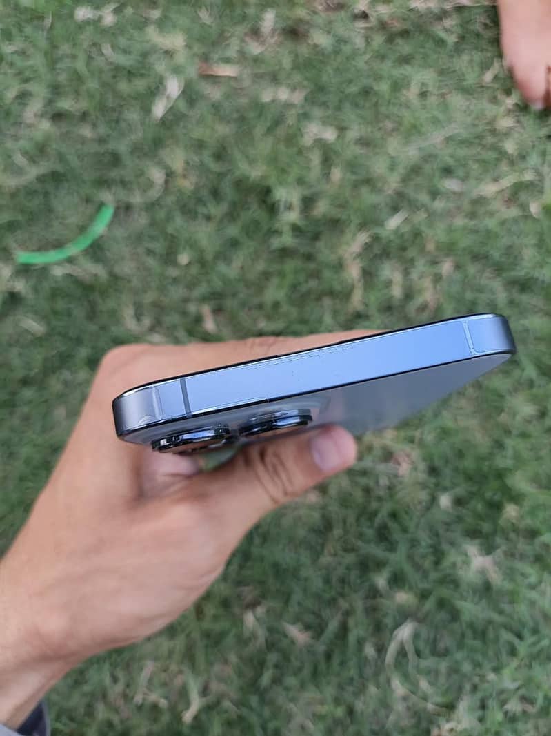 iPhone 13 pro Max 4