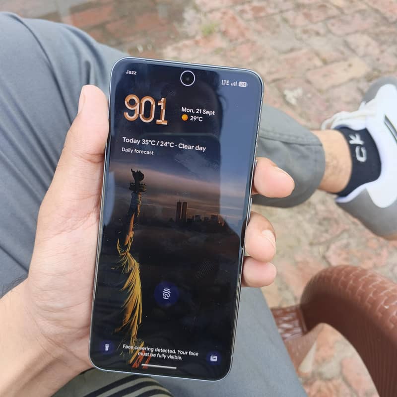 Google Pixel 8 6