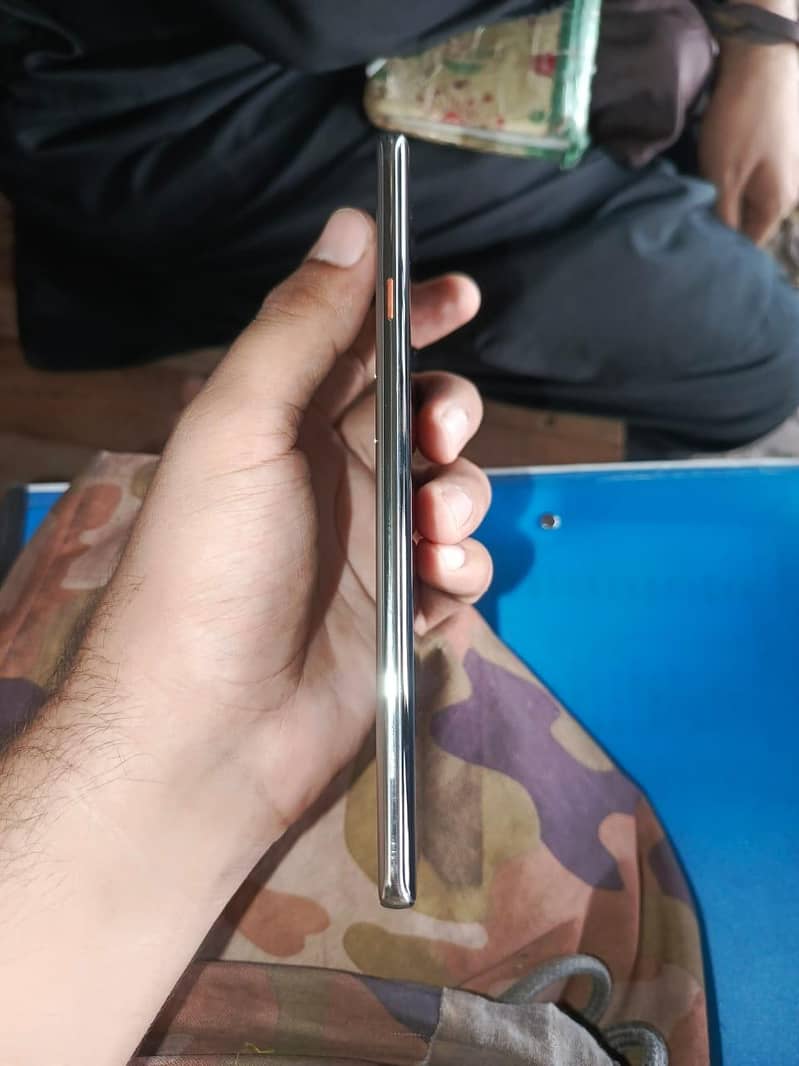 Tecno CAMON 40 Pro 4