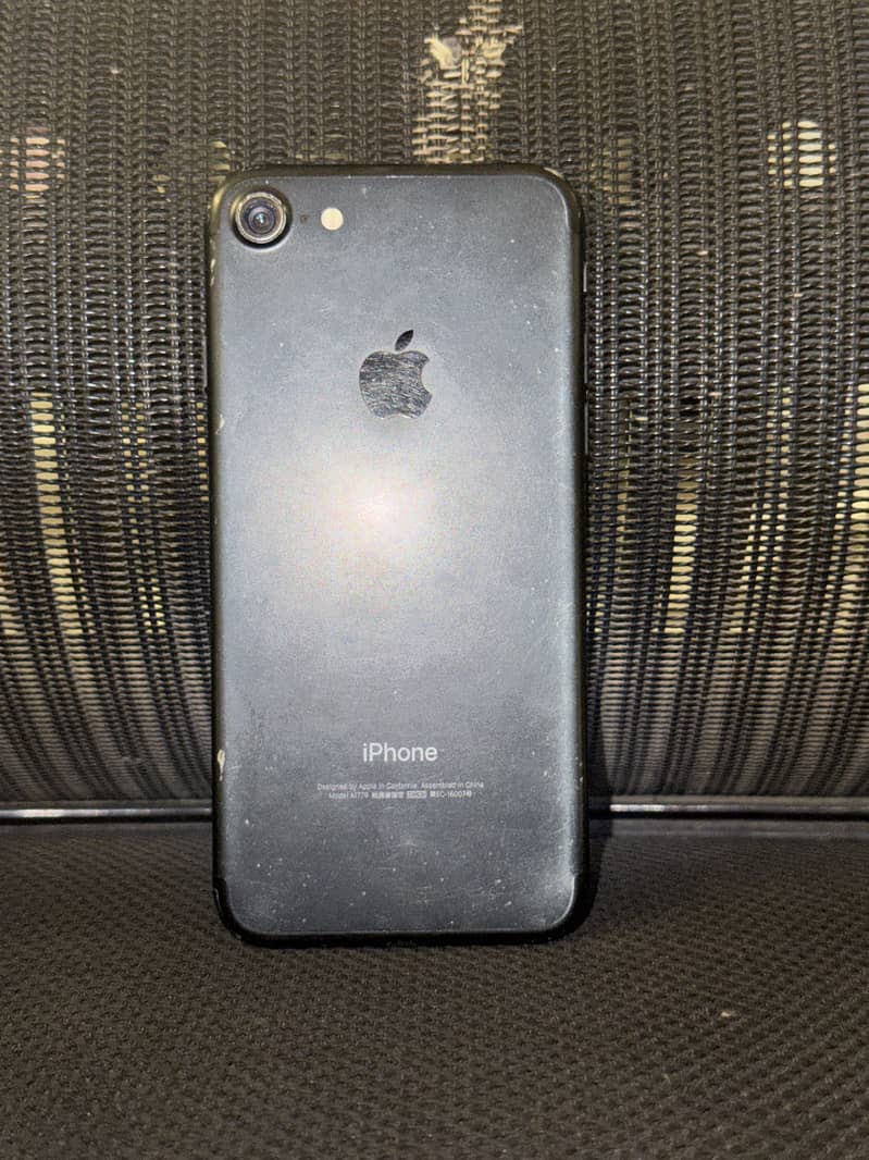 Apple iPhone 7 0