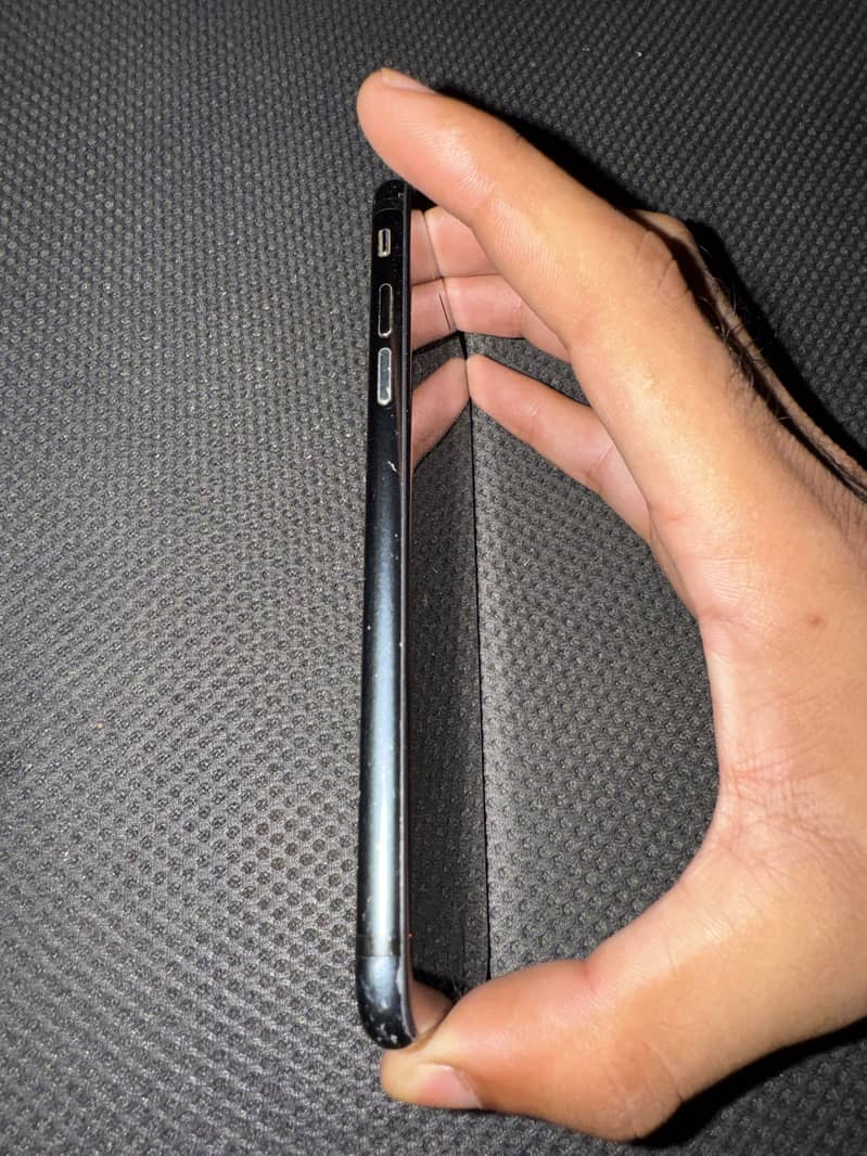 Apple iPhone 7 4