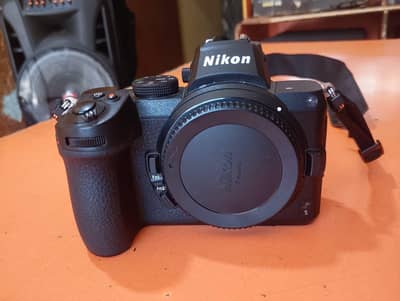Nikon z5