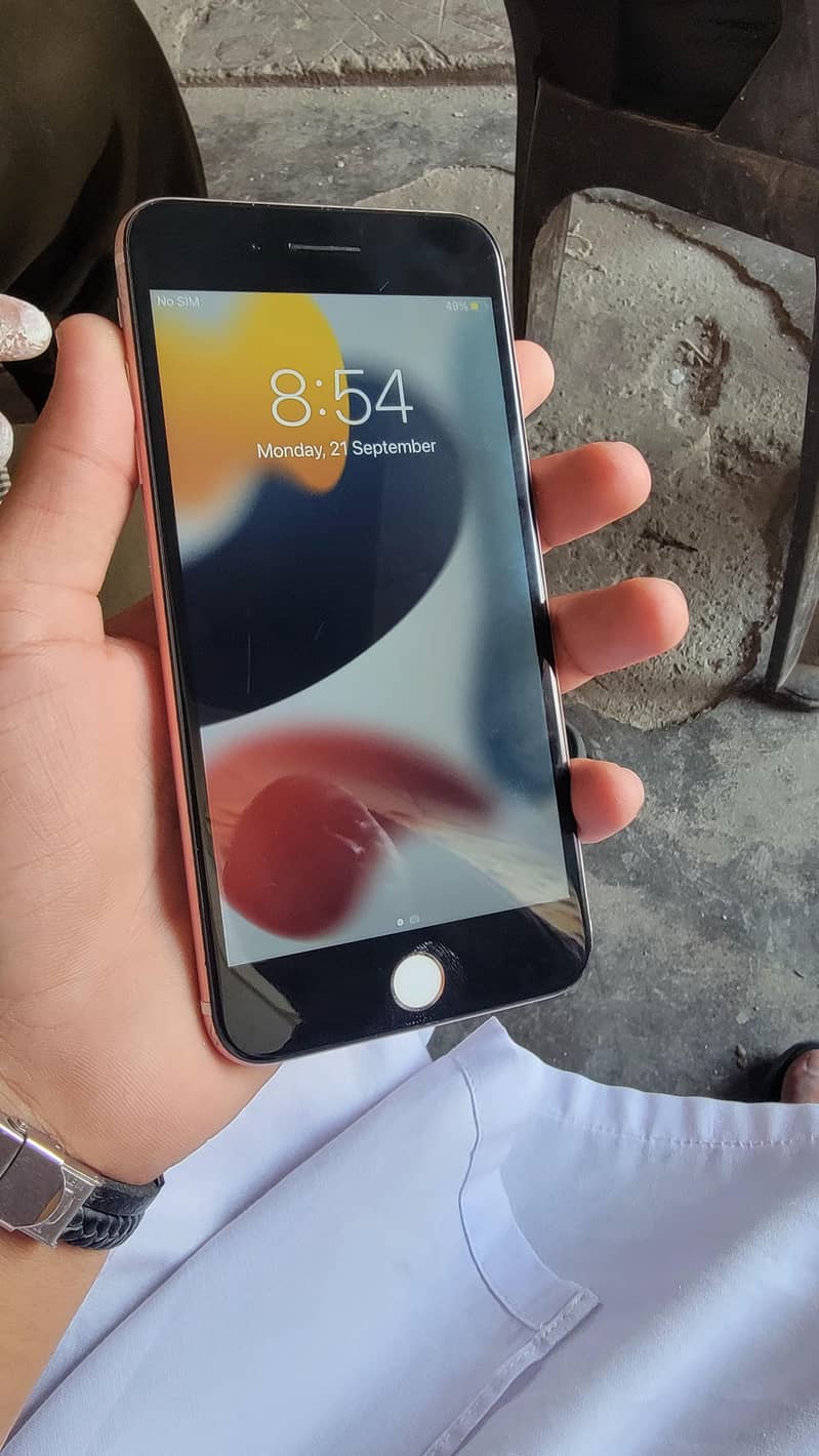 Apple iPhone 7 Plus 1