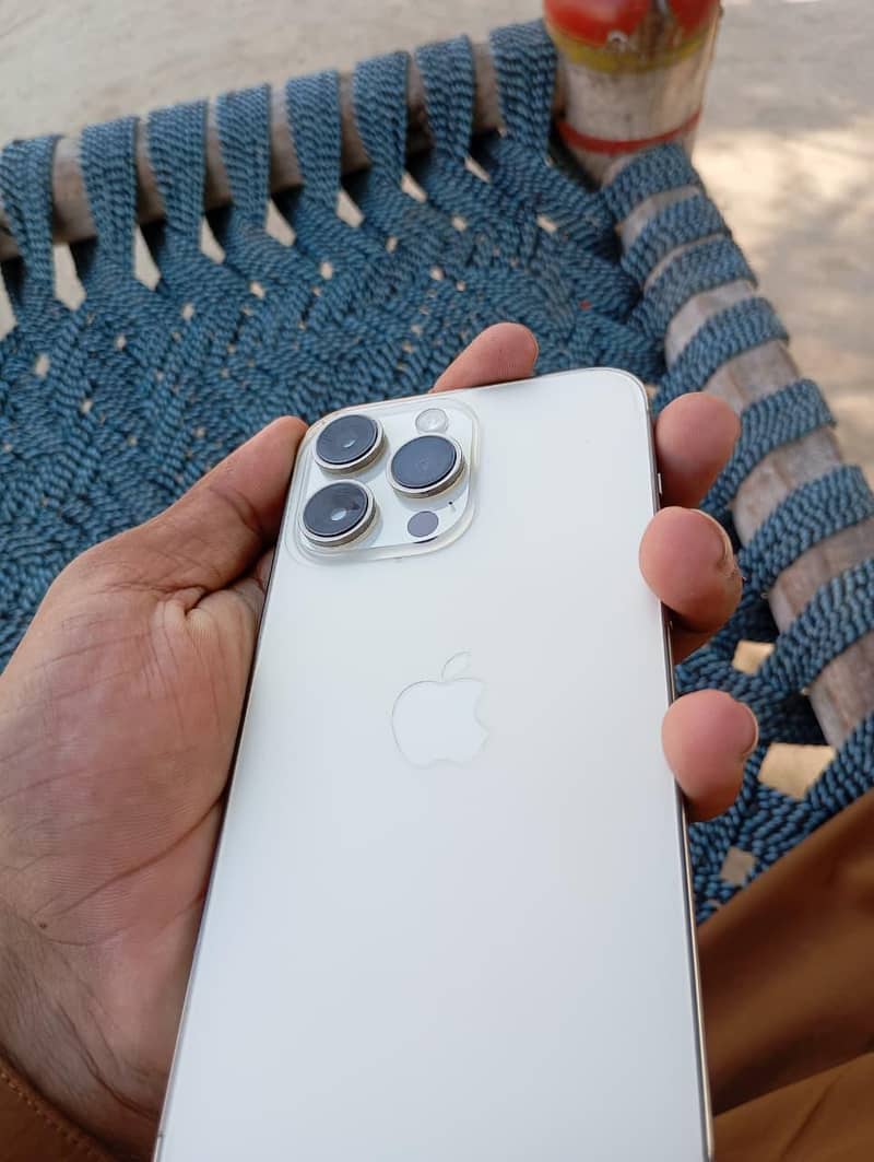 Apple iPhone 14 Pro Max 3