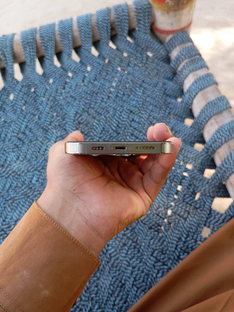 Apple iPhone 14 Pro Max 10