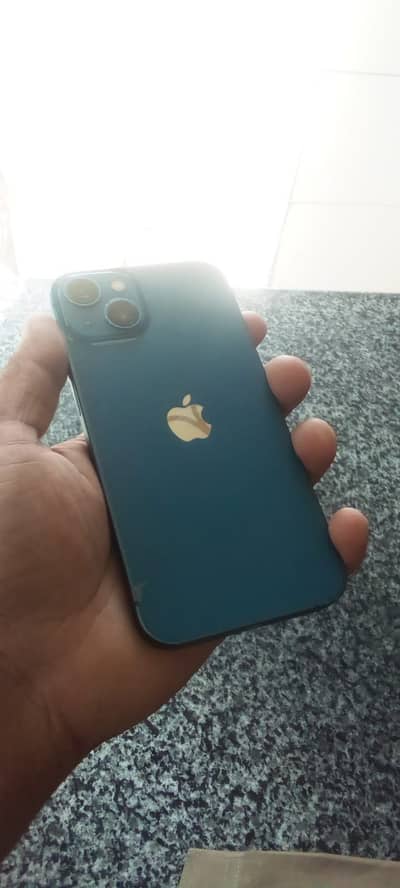 Apple iPhone 13
