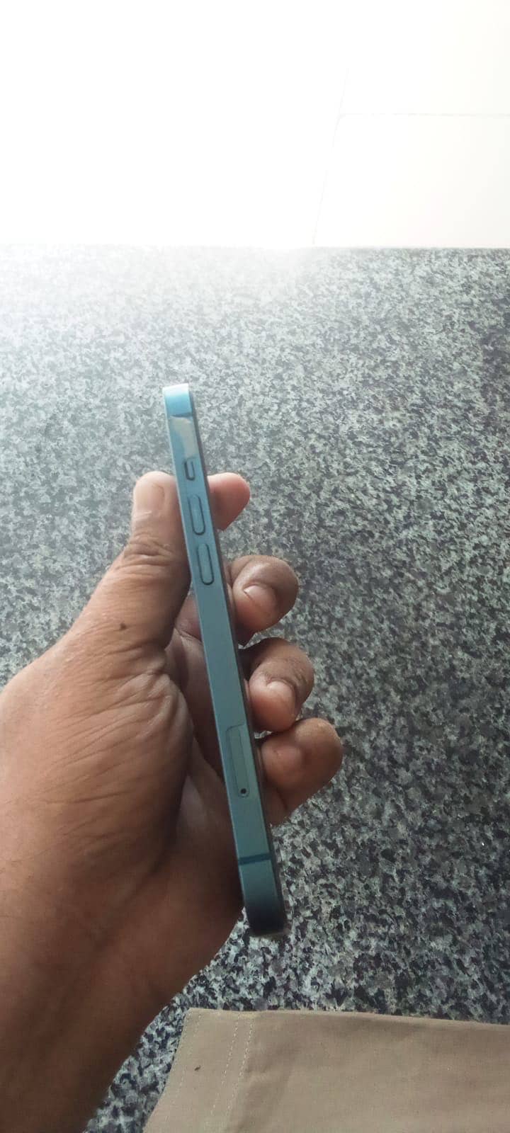 Apple iPhone 13 1