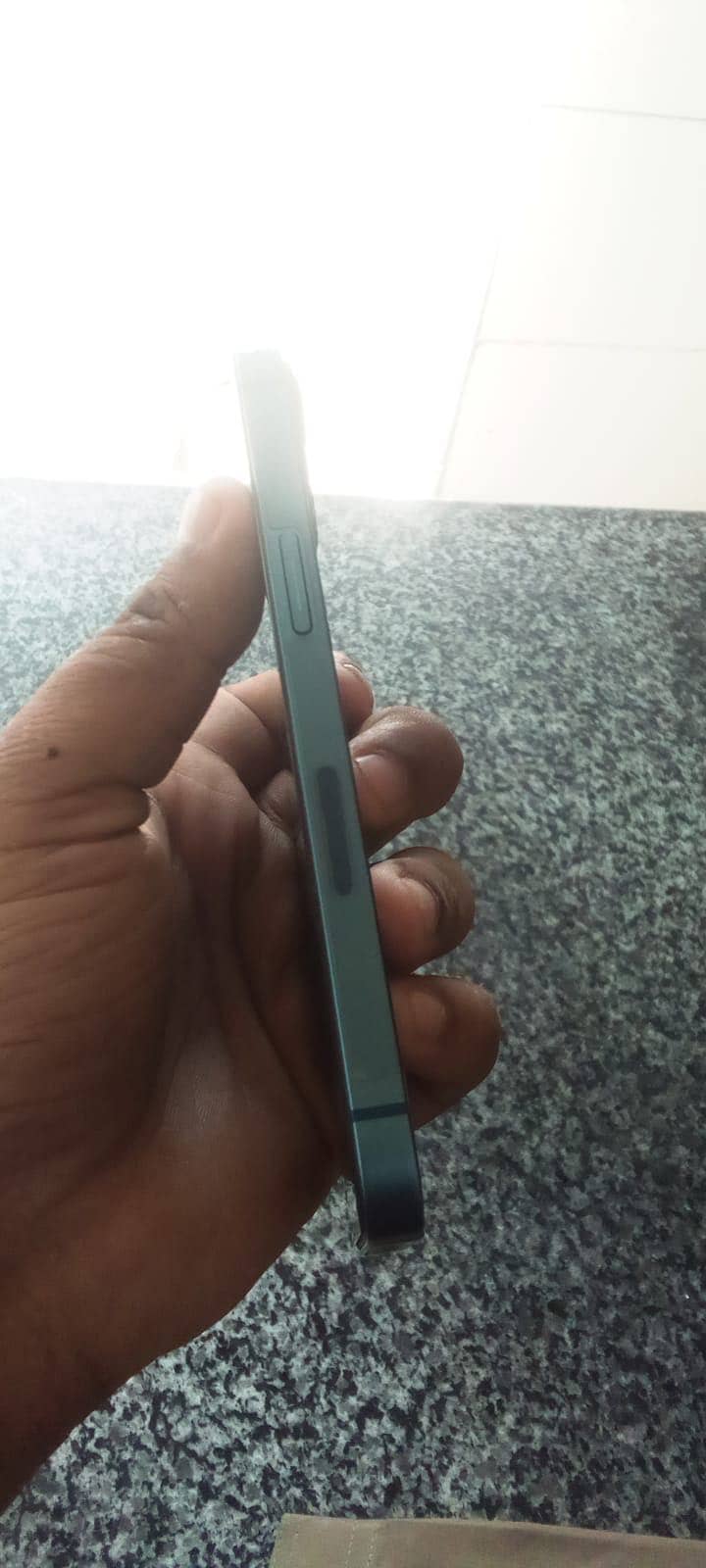 Apple iPhone 13 2