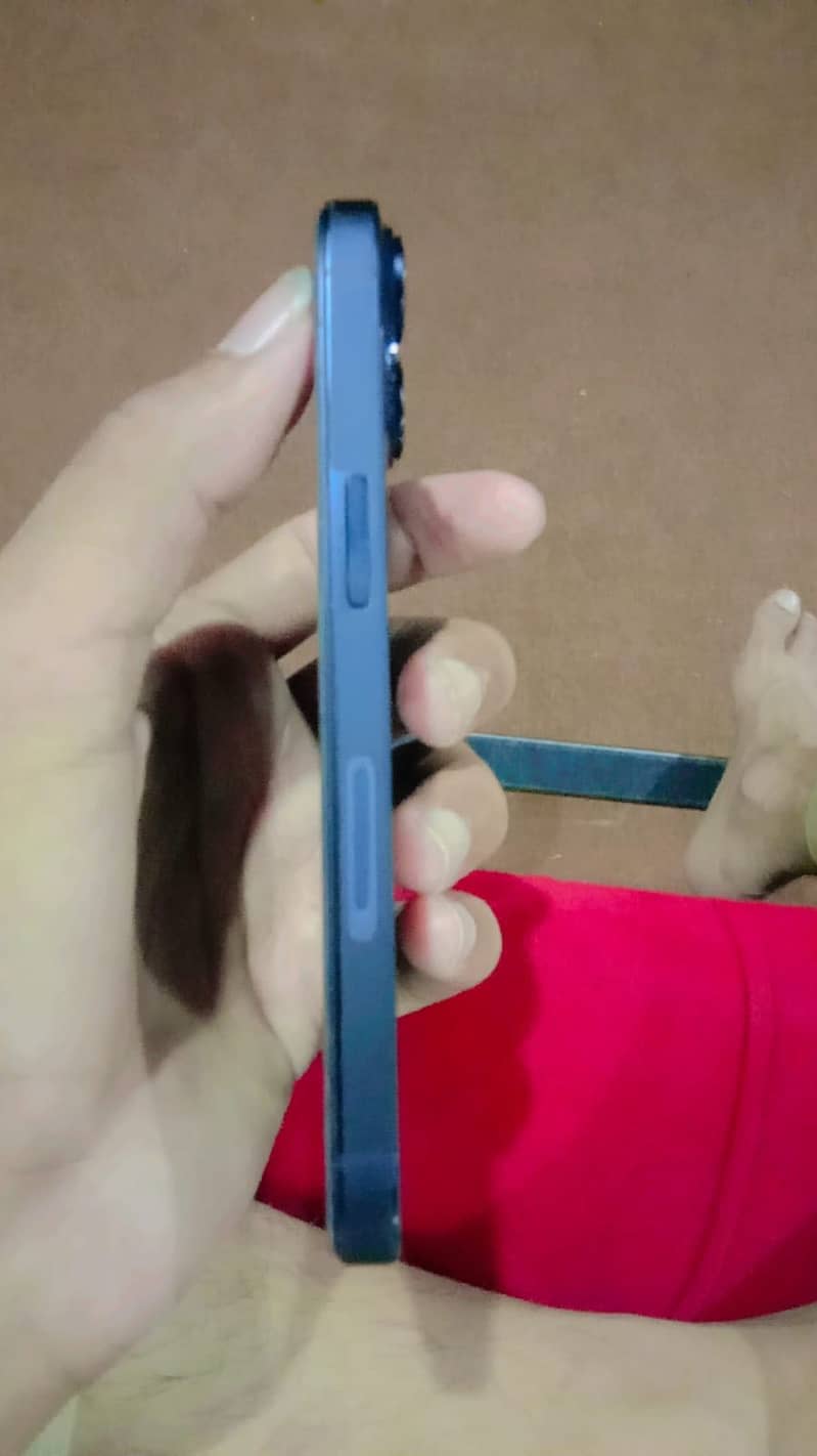 Apple iPhone 14 4