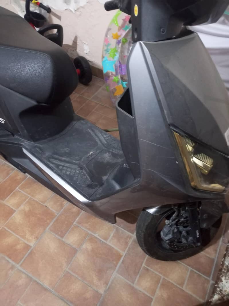 scooty 2