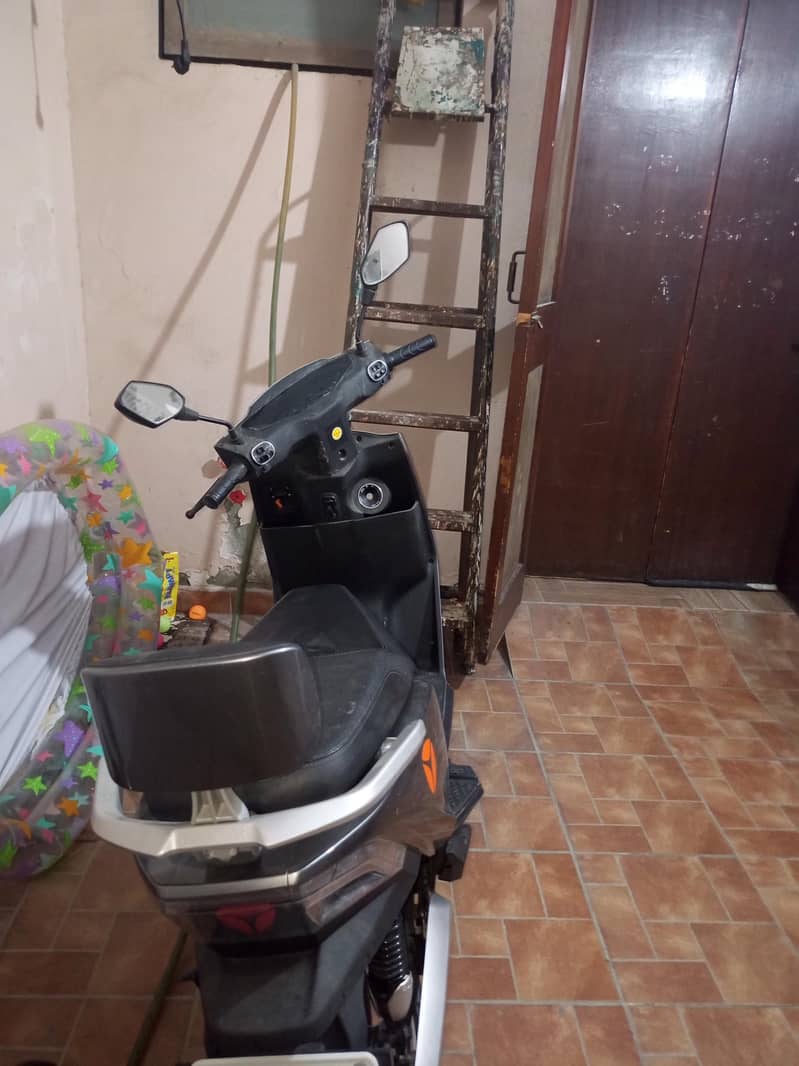 scooty 4