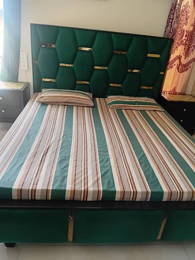 King size bed with side tables