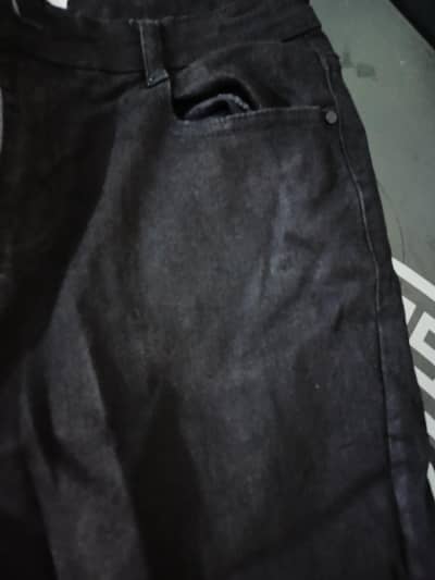 branded jeans in throwaway price