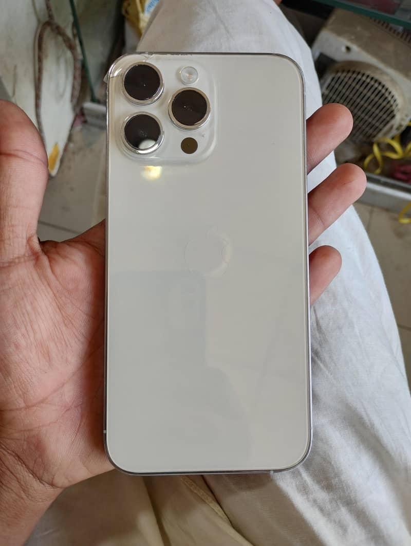 Apple iPhone 14 Pro Max 0