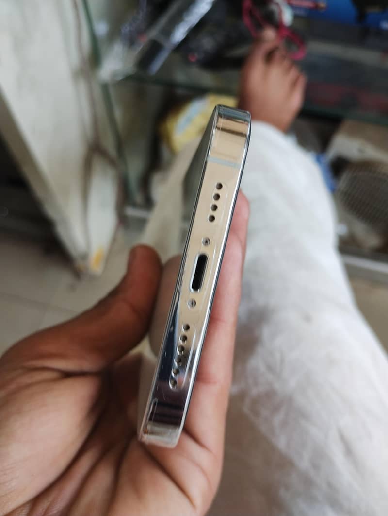 Apple iPhone 14 Pro Max 4