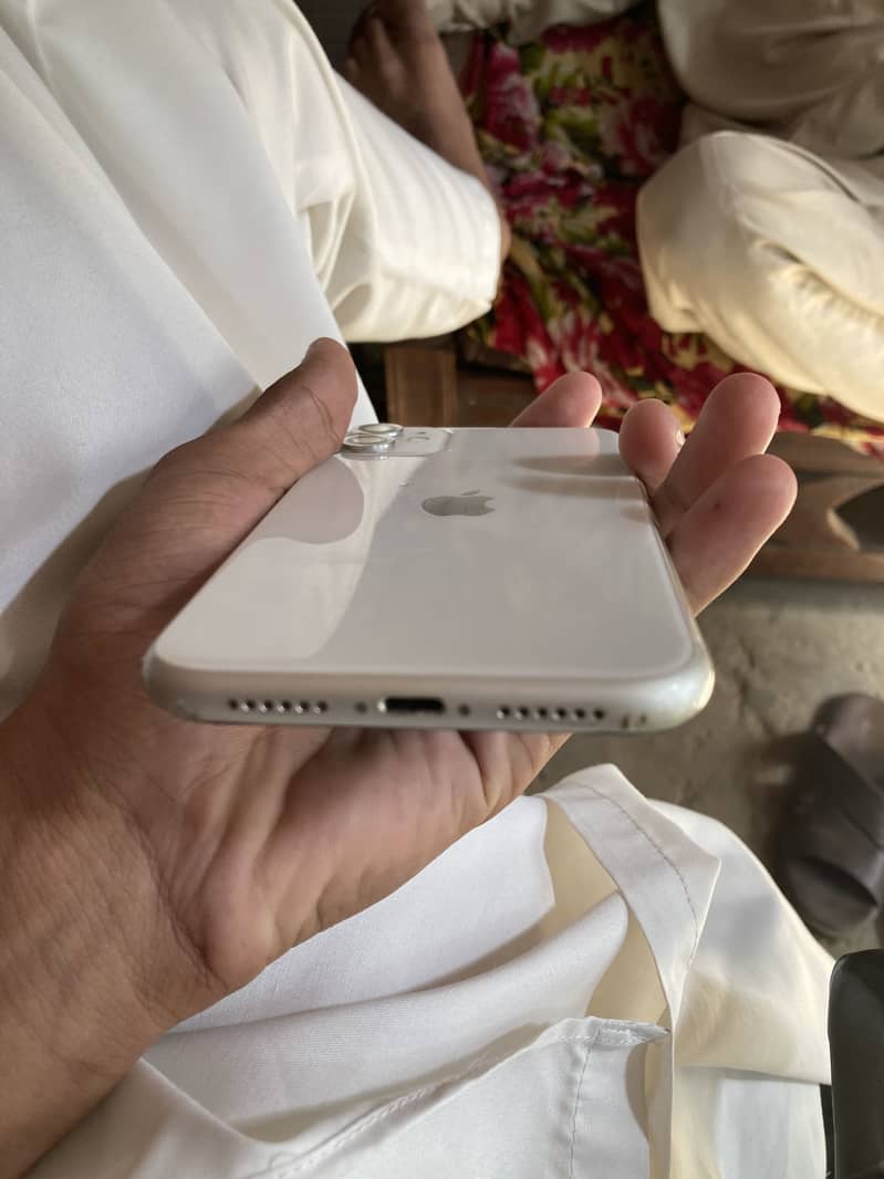 Apple iPhone 11 2