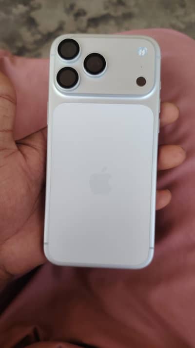 iPhone 17 Pro Max 256GB Silver | 100% Battery | 4 Cycles | Non-PTA