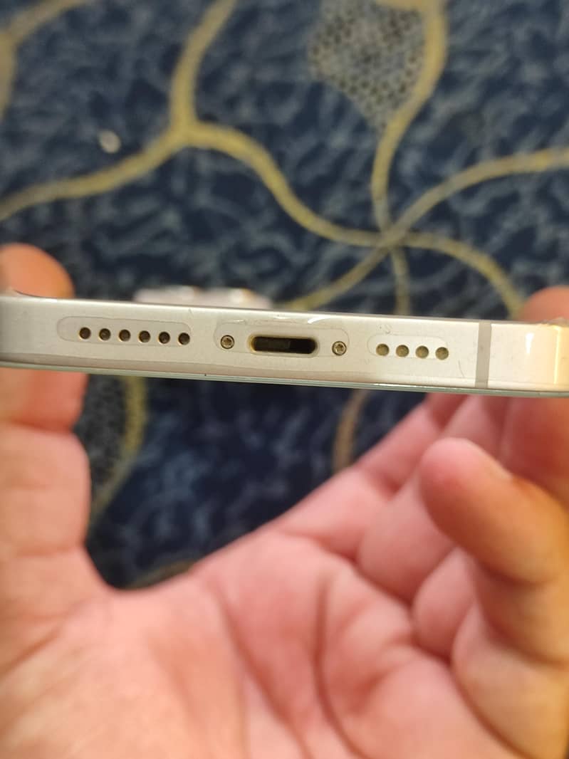 Apple iPhone 14 Plus SIM lock 2