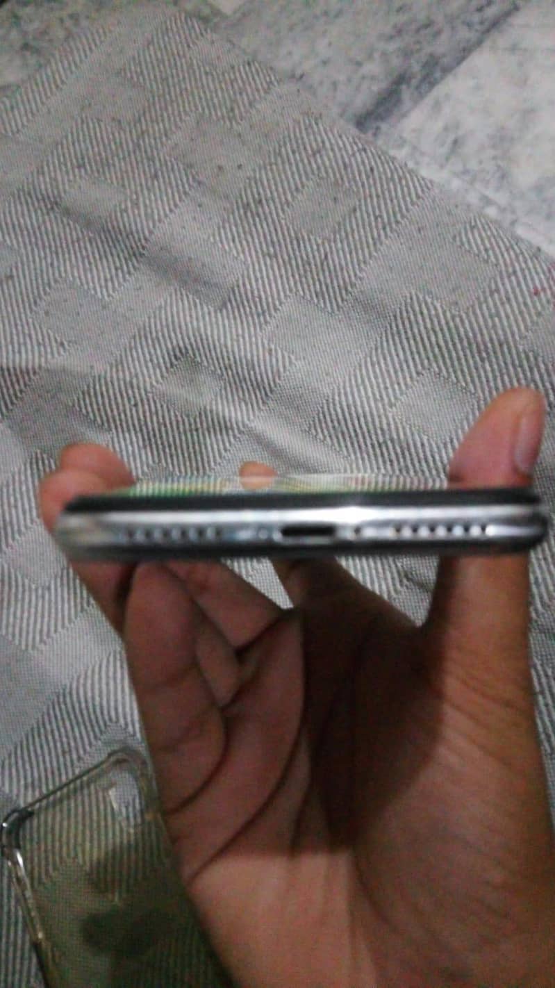 Apple iPhone X 0