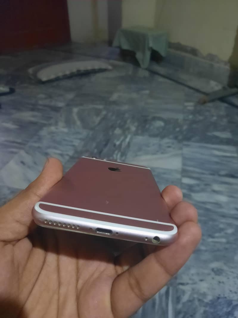 Apple iPhone 6S Plus 2