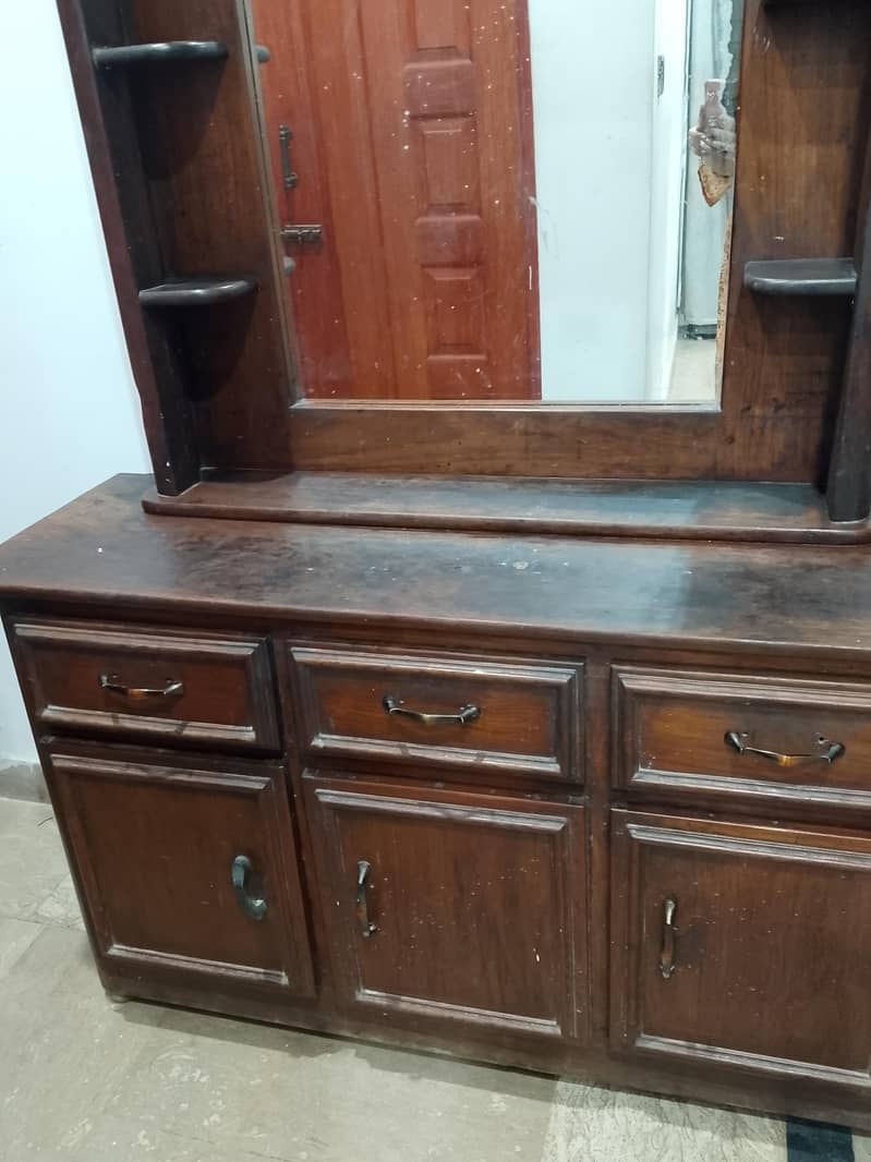 dressing table 0