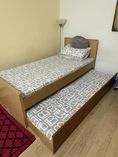 Single bed in excellent condition