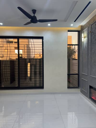 Beautiful House For Sale In Central Park Housing Society Lahore