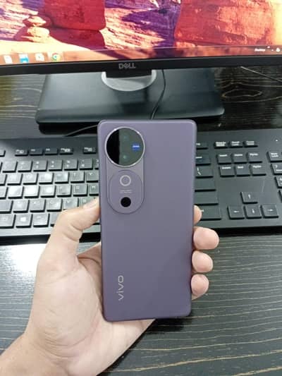 Vivo V40
