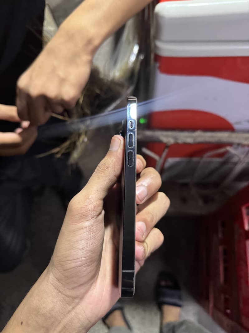 Apple iPhone 14 Pro 2