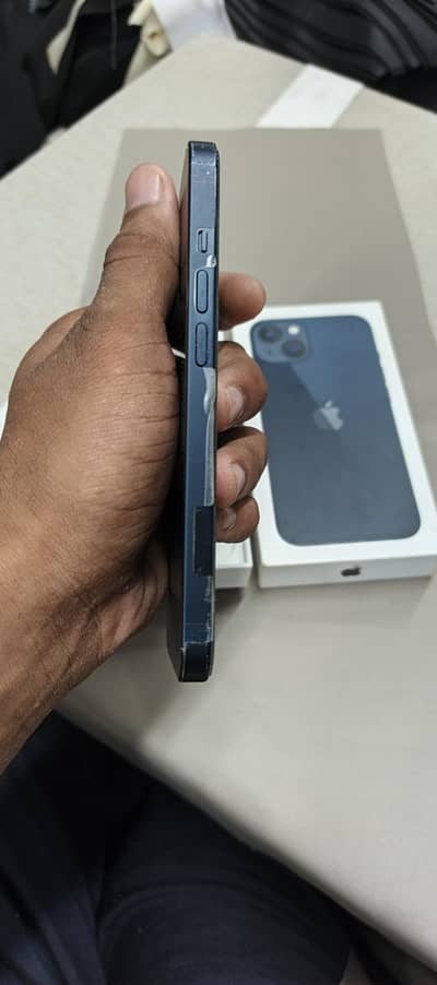 Apple iPhone 13