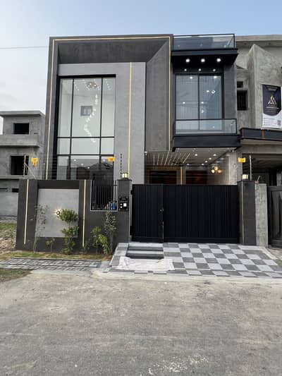 5 Marla Beautiful House For Sale In Central Park Housing Society Lahore