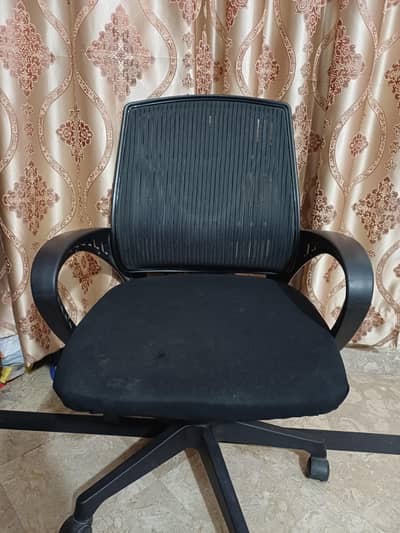 Boss B-514 Relax Back Revolving Office Chair in Very Good Condition
