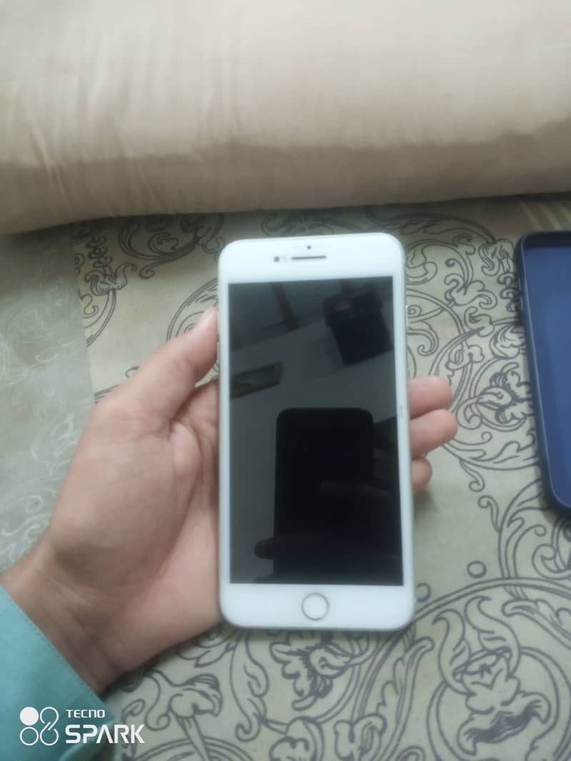 Apple iPhone 8 Plus 0