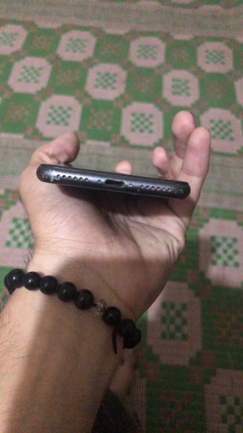 Apple iPhone 8 4