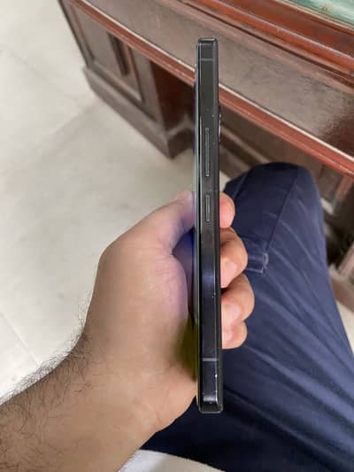 Sharp Aquos R7