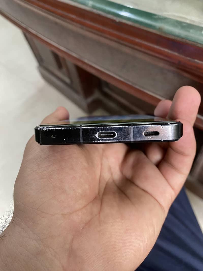 Sharp Aquos R7 1