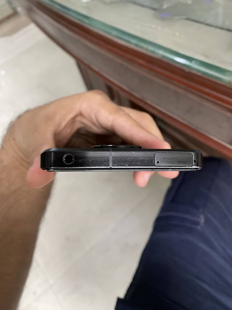 Sharp Aquos R7 5