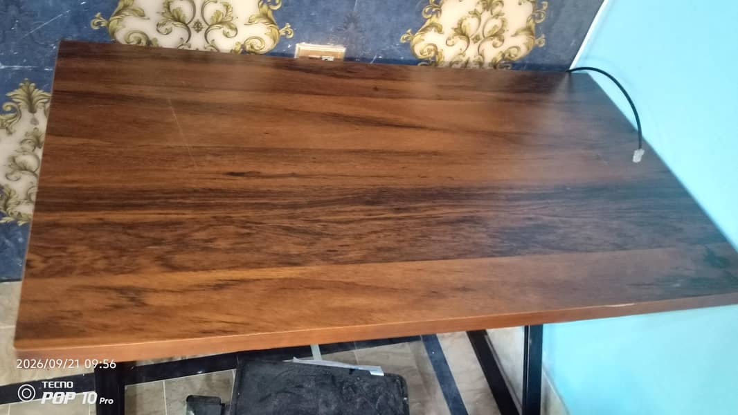 Computer / Study Table 0