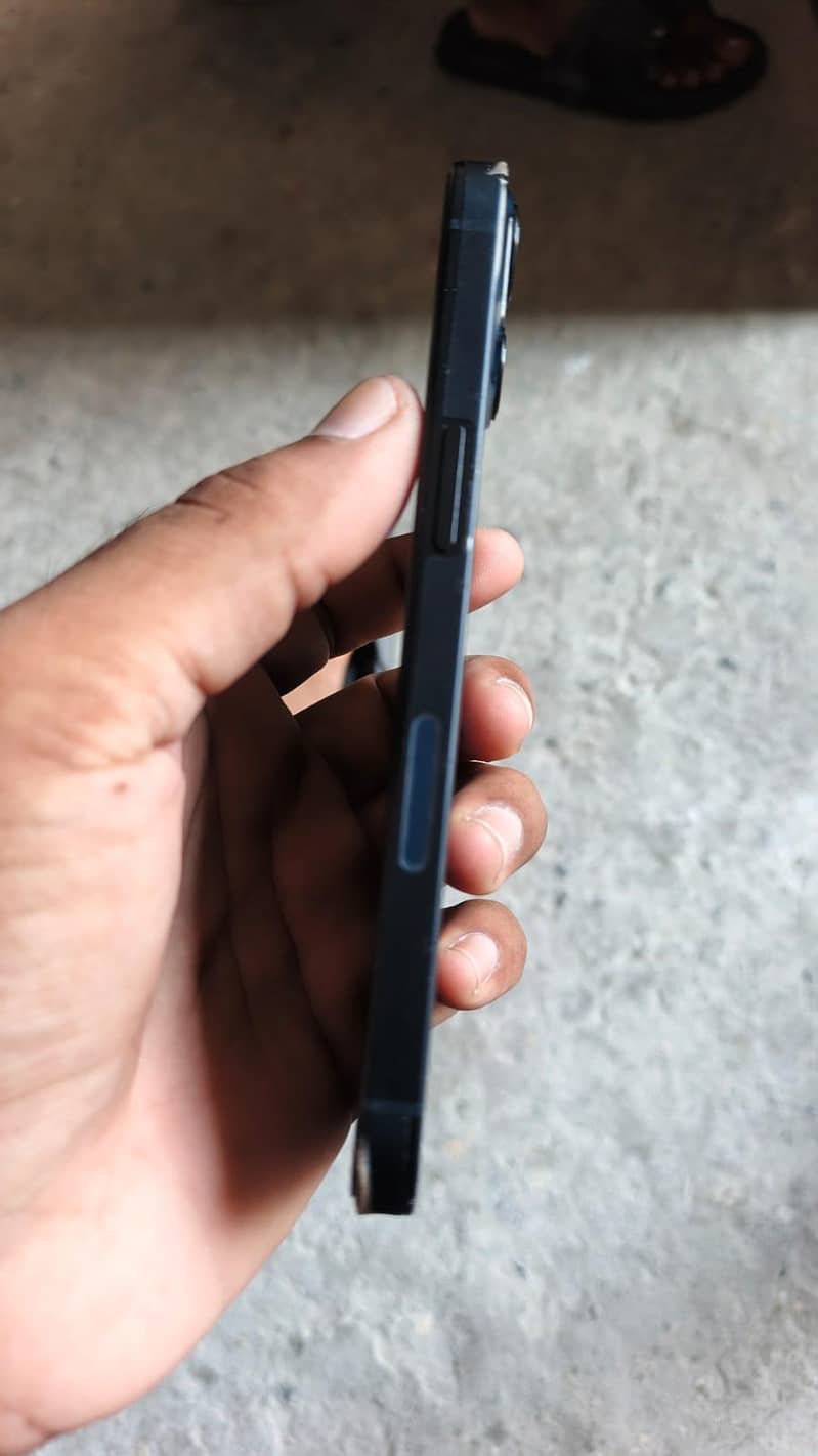 Apple iPhone 13 3