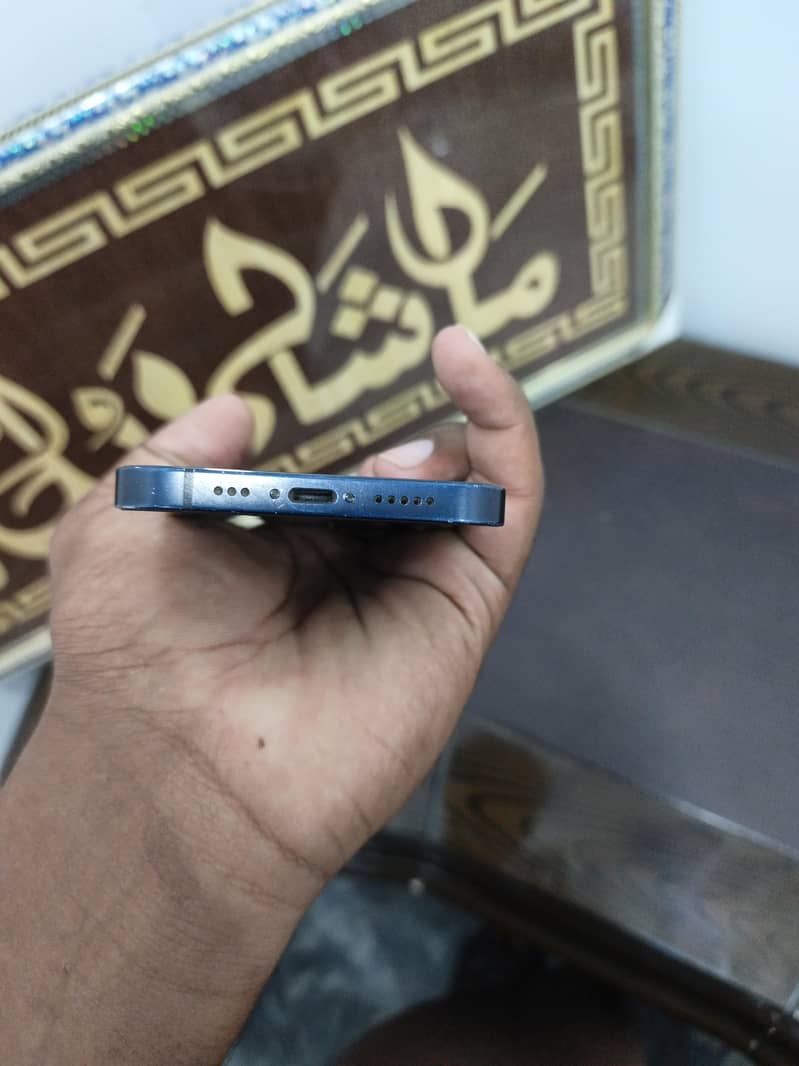 Apple iPhone 12 3