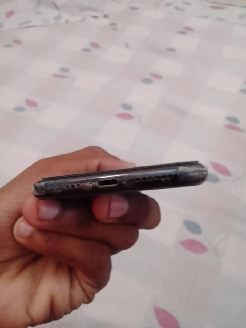 Apple iPhone 11 Pro 3
